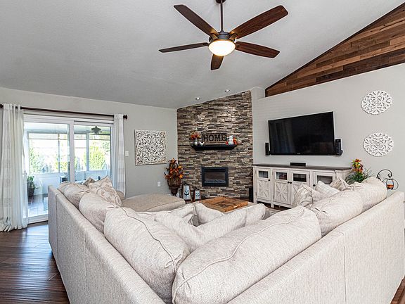 3rd image of 6412 Arbor Ln