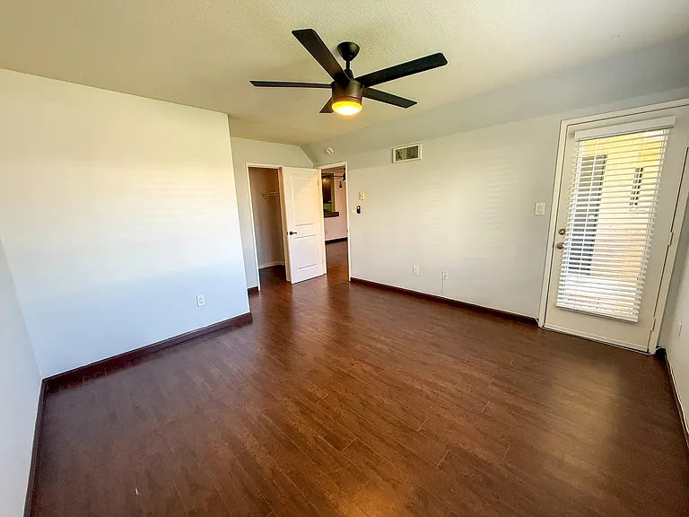 7415 Charmant Dr #2501 — Photo 8