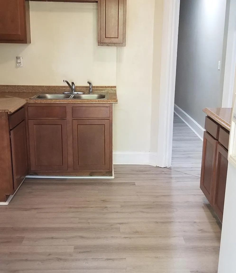3 bed, 1350 sqft, $1,295 — Photo 4