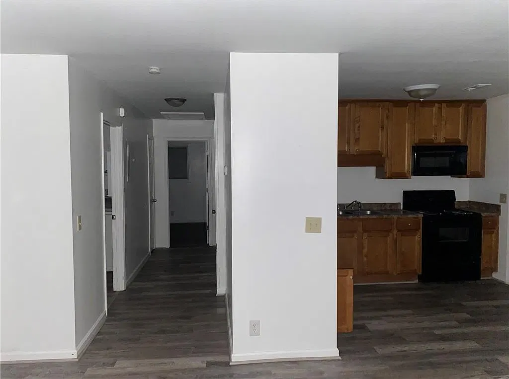 2 bed, 1.0 bath, 874 sqft, $1,500 — Photo 2