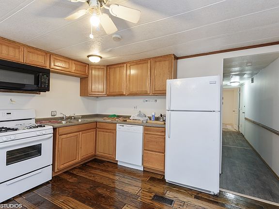 3rd image of 2993 Curtis St Lot C7