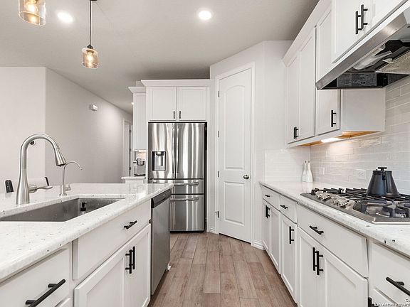 5th image of 2625 BLOOMSBURY STREET