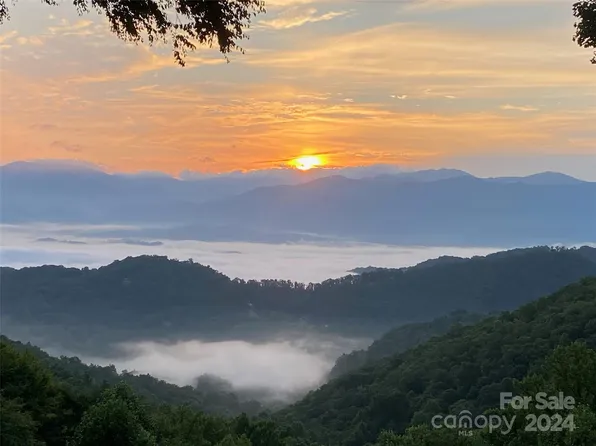 1651 Williamson Rd, Bryson City, NC 28789