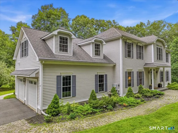 9 Inwood Drive, Guilford, CT 06437