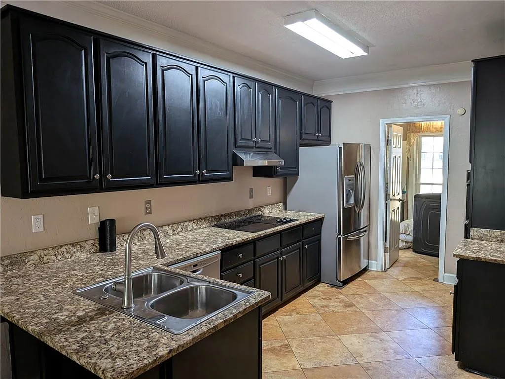 4 bed, 4.5 bath, 2371 sqft, $3,395 — Photo 3