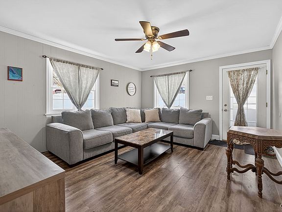 4th image of 1101 Sidney St