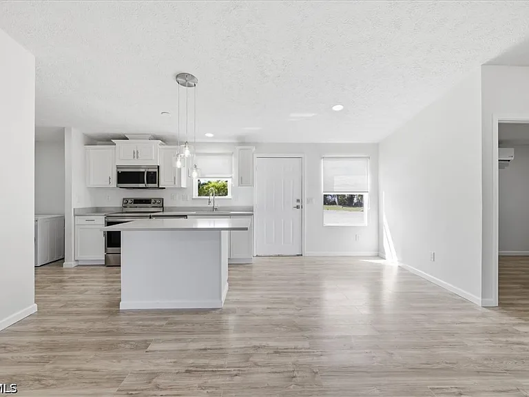 730 Chippewa Trl — Photo 3