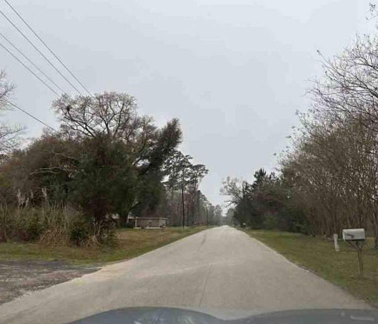Exterior Neighborhood (street photo)