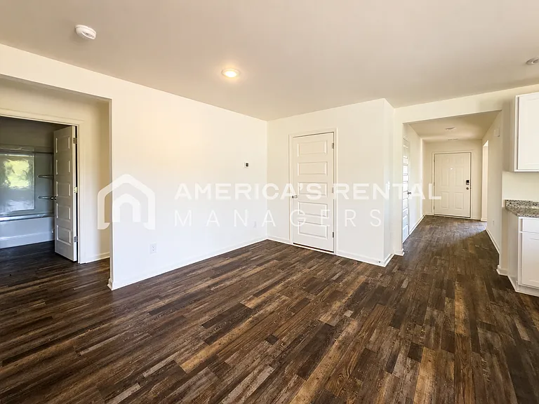 309 Oakmont Cir — Photo 18