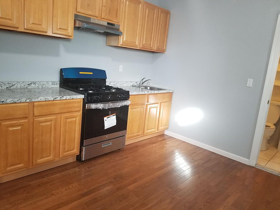 1st image of 37 Bay 28th St Floor 2