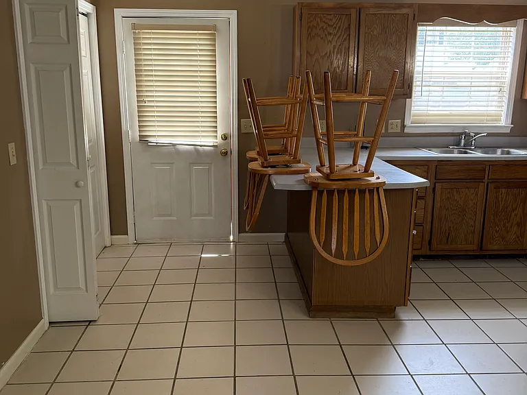 24 Lexington Ct — Photo 7