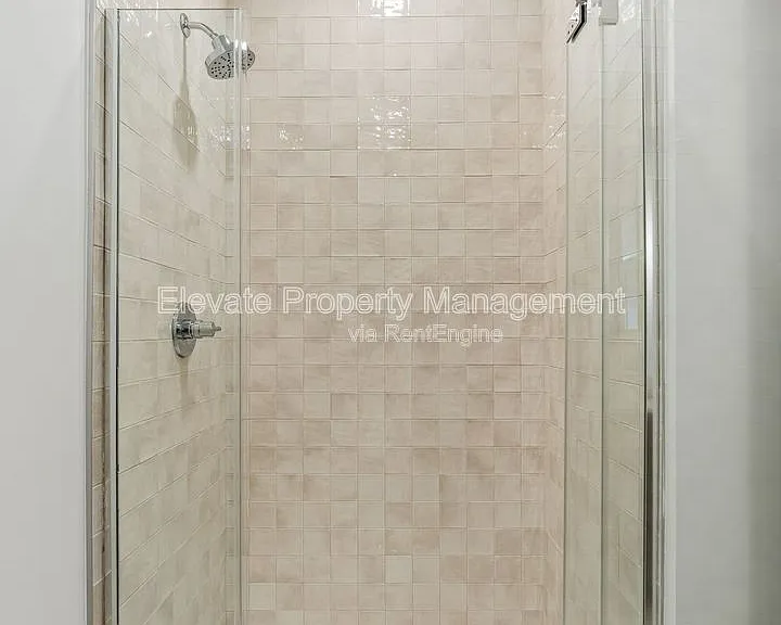 The E at 1016 NW 67th Street — Photo 44