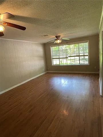 644 Castain Dr — Photo 3