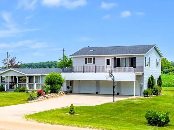 8941 S Mission Rd, Mount Pleasant, MI 48858