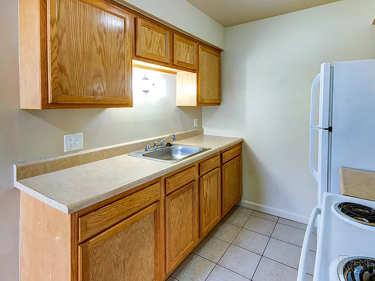 Pleasantview Manor Apartments — Photo 30