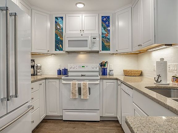 2nd image of 2 Braddock Bluff Dr Unit 1701