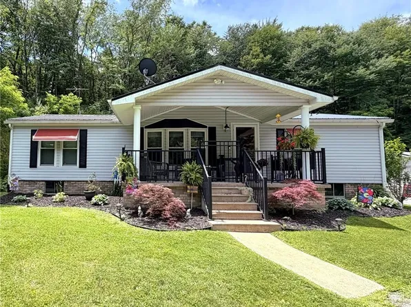 17015 McIntosh Rd, Wellsville, OH 43968