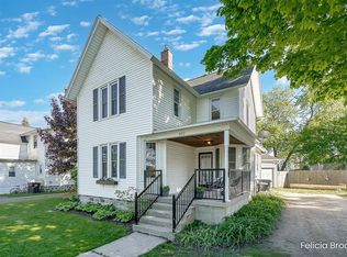 312 E Main St SE, Caledonia, MI 49316