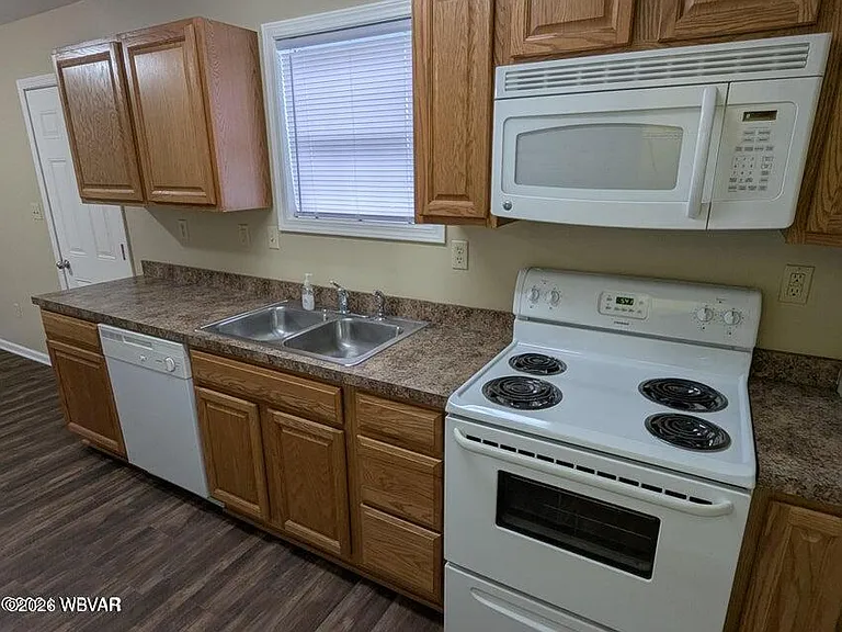 253 Underwood St — Photo 6
