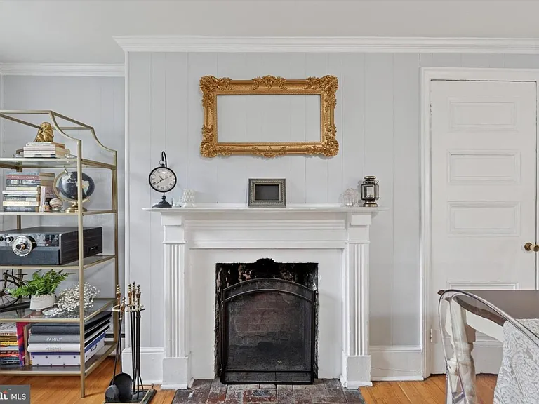 328 S Juniper St #3F — Photo 8