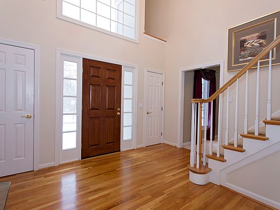 4th image of 9219 Johnston Ln