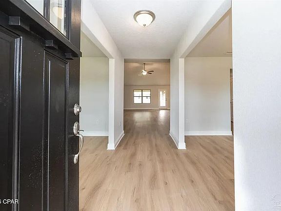 3rd image of 9895 Summer Creek Dr