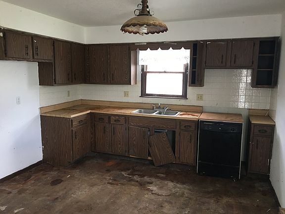 3rd image of 1118 Miami St