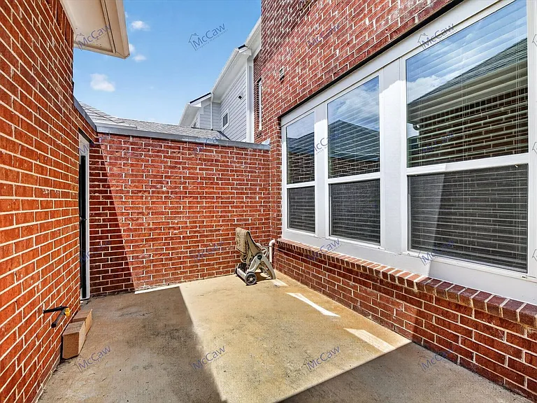 8728 Ice House Dr — Photo 23