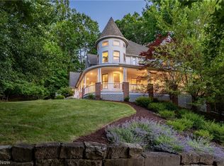 8851 Spring Valley Dr, Broadview Heights, OH 44147