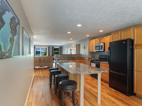 3rd image of 7206 Wilderness Bay Ln