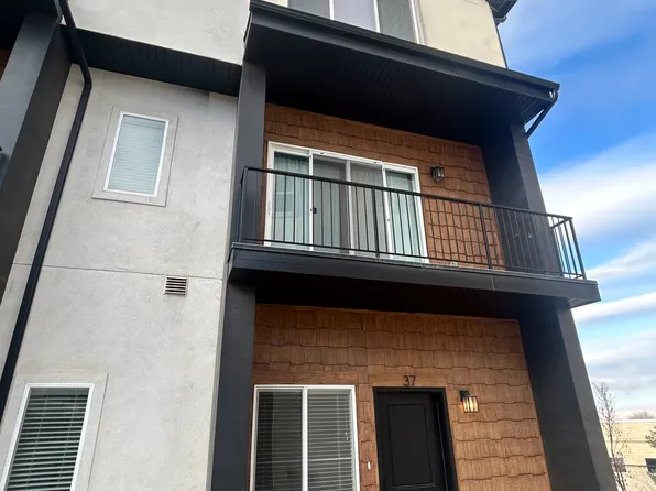 37 E Vantage Dr, North Salt Lake, UT 84054