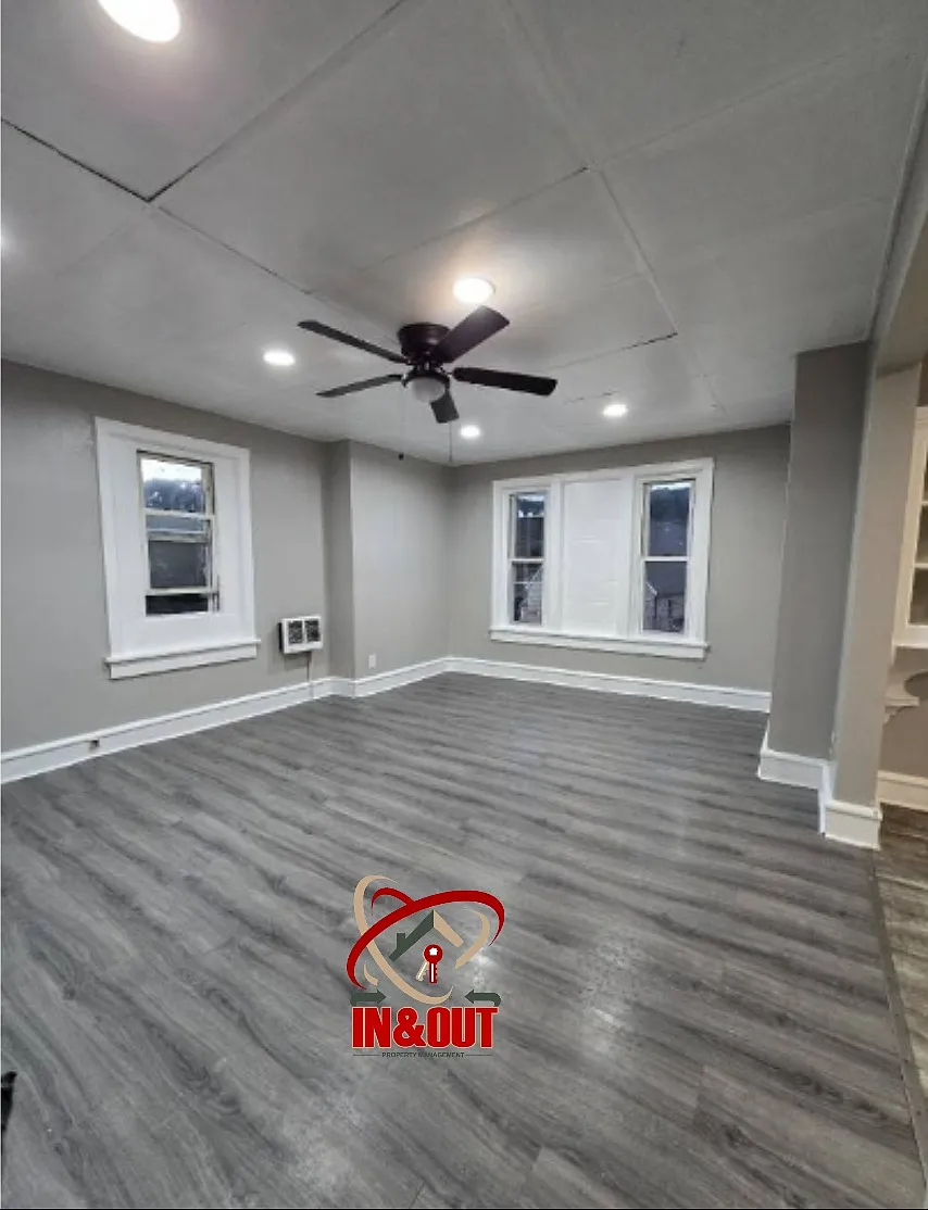 Building Photo - 205 Monroe St #3