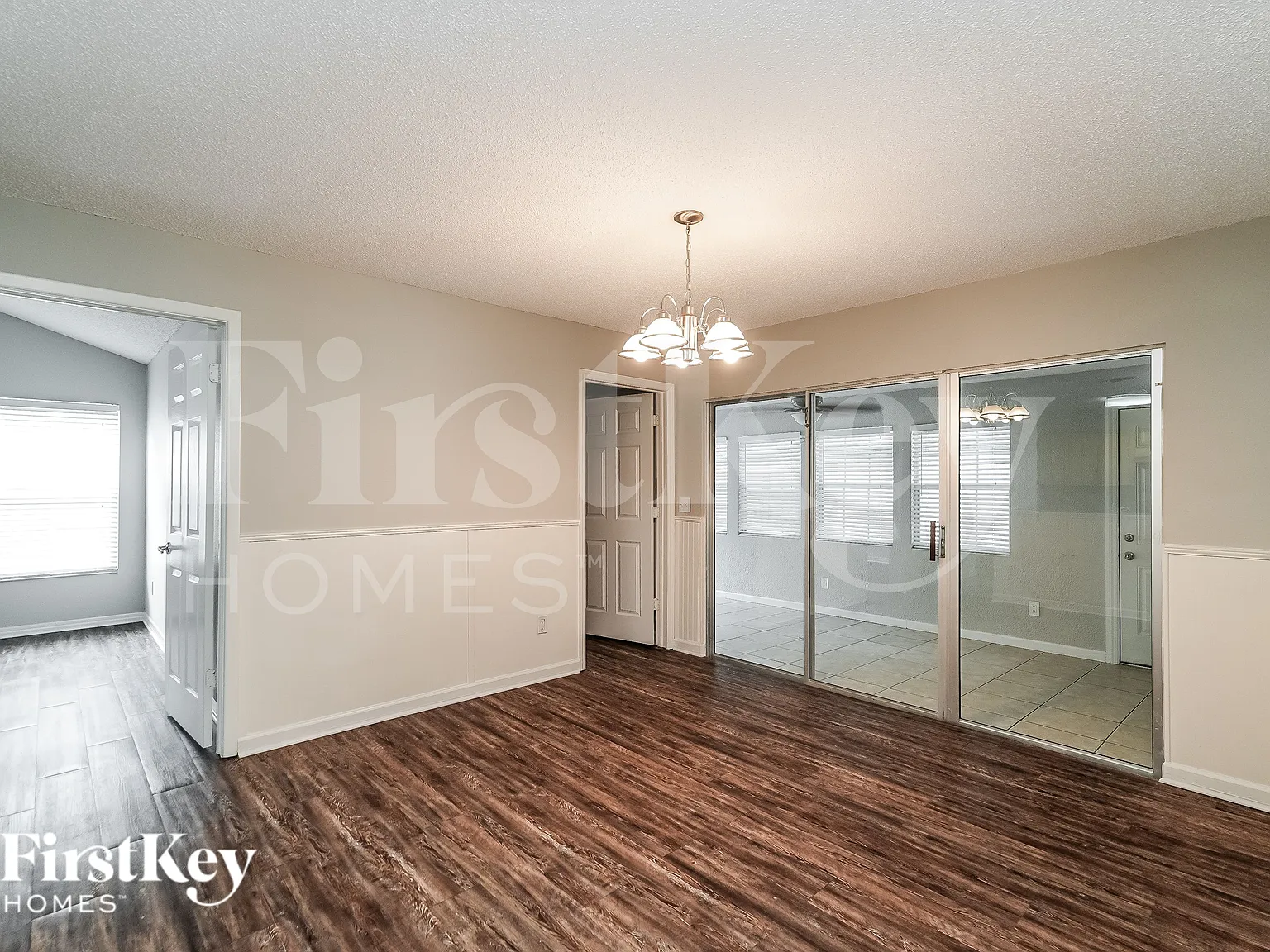 3 bed, 2.0 bath, 1640 sqft, $2,670 — Photo 4