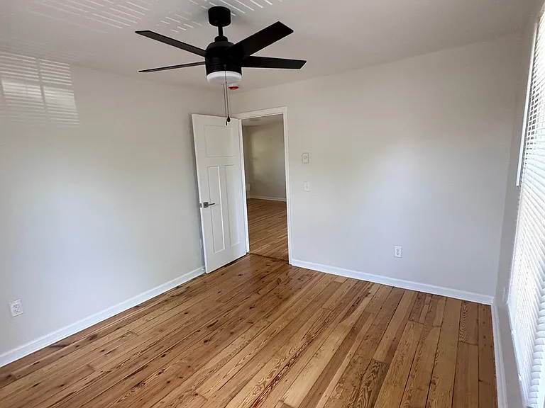 209 E Main St #B — Photo 11