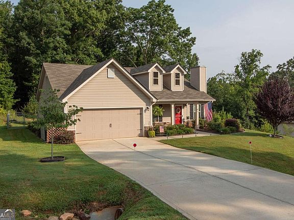 2nd image of 141 Conifer Ct