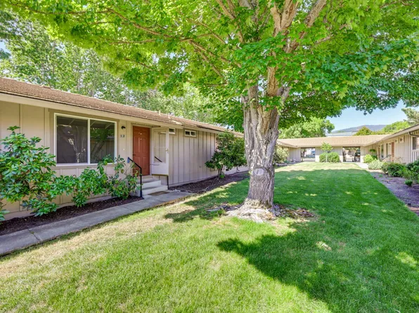 300 Shafer Ln APT I2, Jacksonville, OR 97530