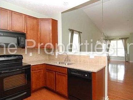 2nd image of 951 Kimberly Ave