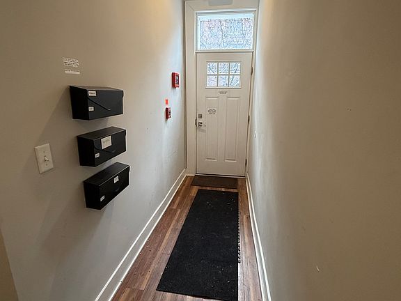 2nd image of 2033 Christian St Floor 2