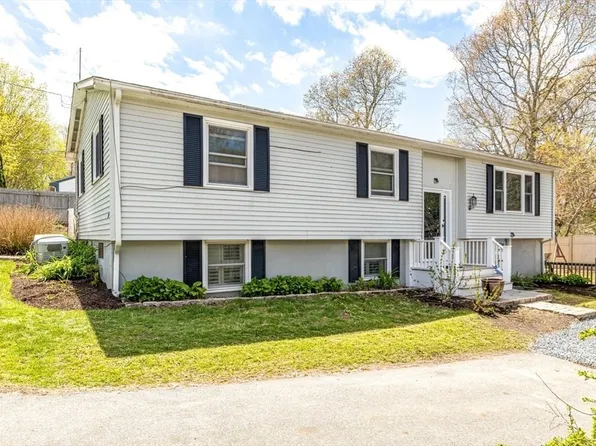 10 Albert Rd, Bourne, MA 02532