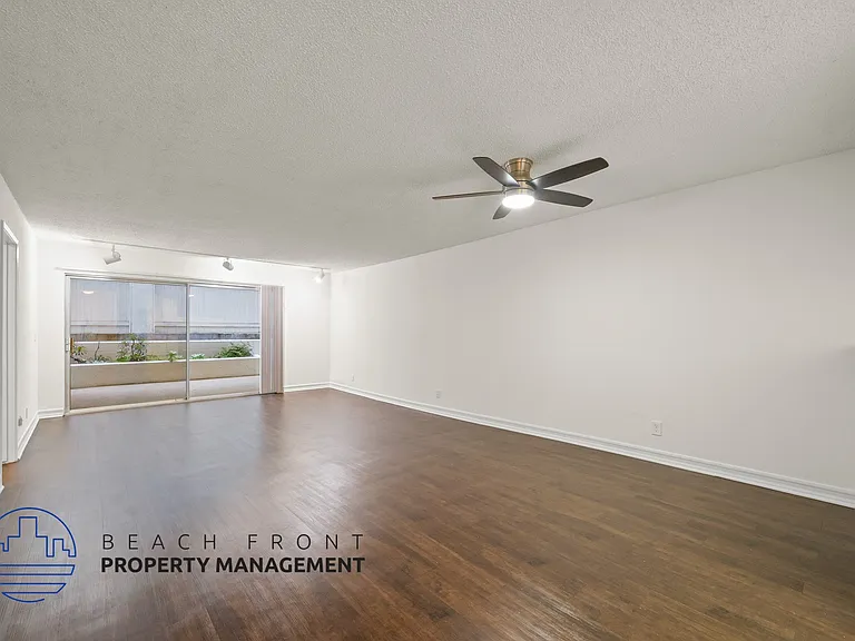 722 S. Broadway — Photo 9