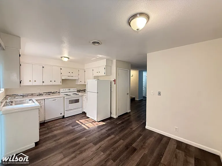 1525 Browne Ave — Photo 6