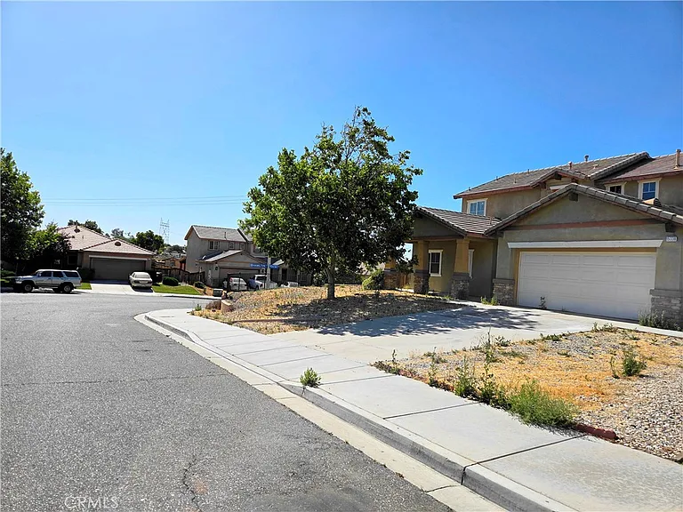 15338 Baxter St — Photo 41