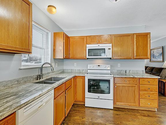 2nd image of 309 12th Ave SE