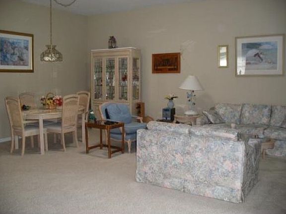 4th image of 2045 Grantham Greens Dr