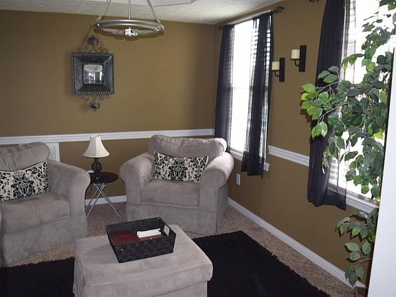 3rd image of 305 Mason Springs Dr