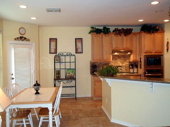 Breakfast Room & Kitchen from Family Room
