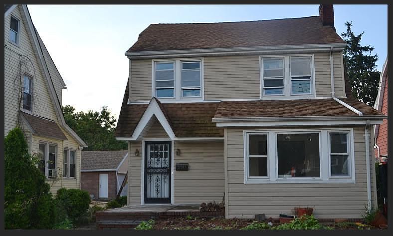 1st image of 21002 Hollis Ave