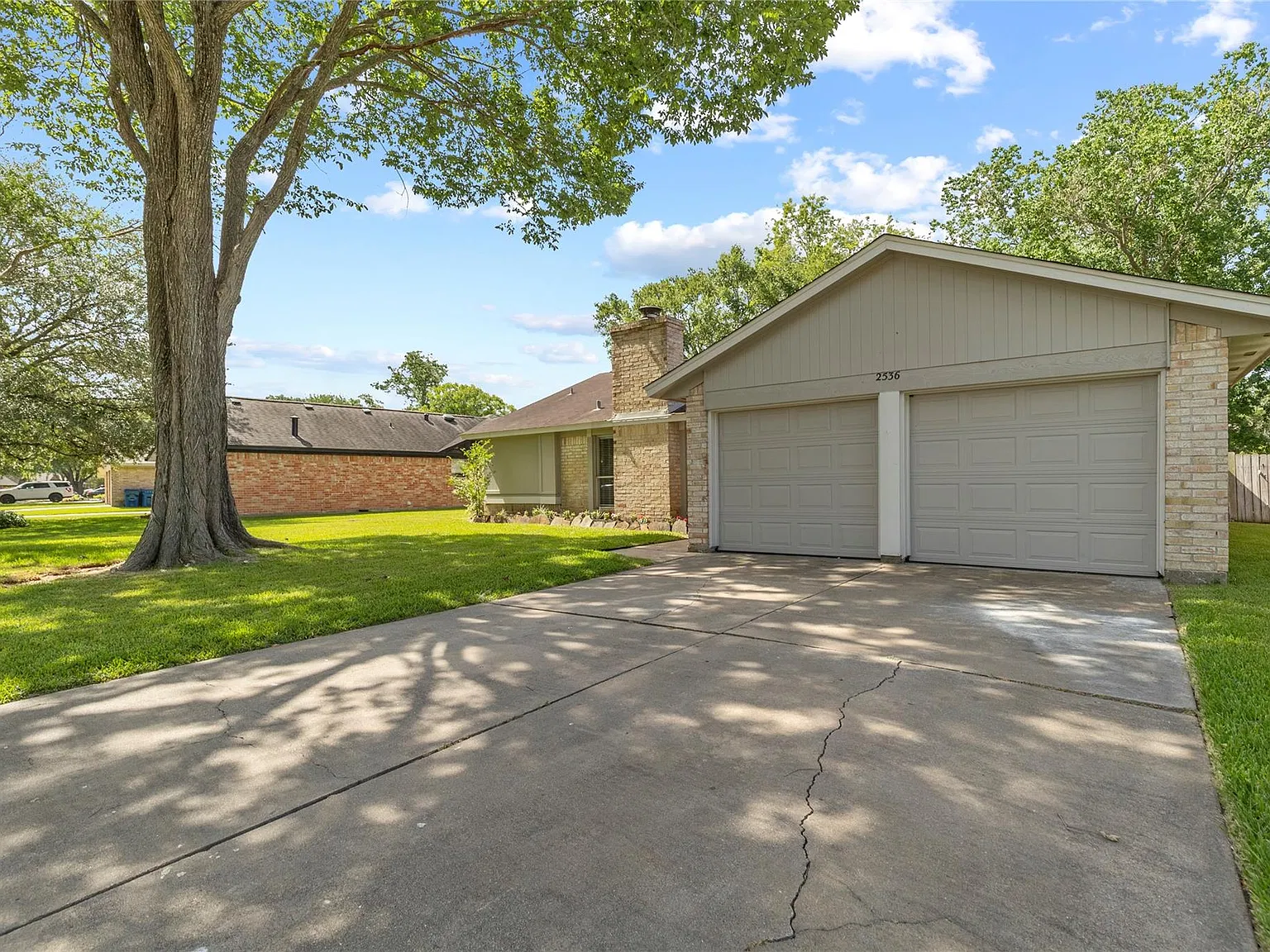 4 bed, 2.0 bath, 1634 sqft, $2,000 — Photo 2