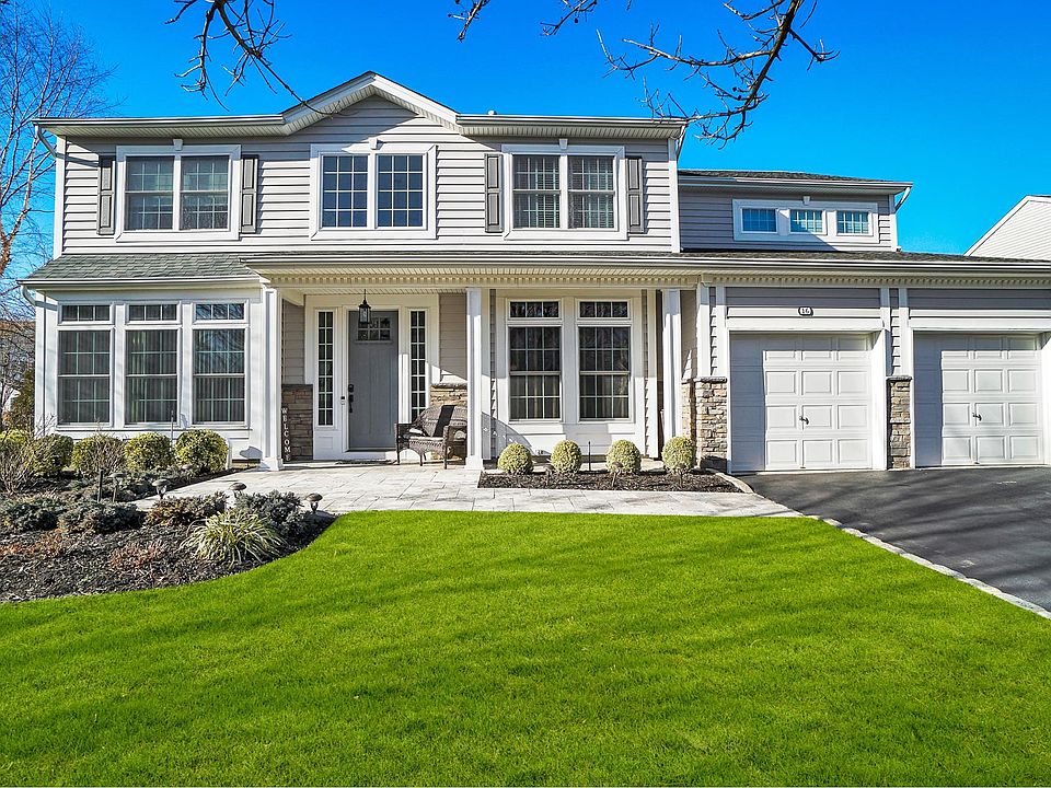 1st image of 16 Hamlet Woods Dr