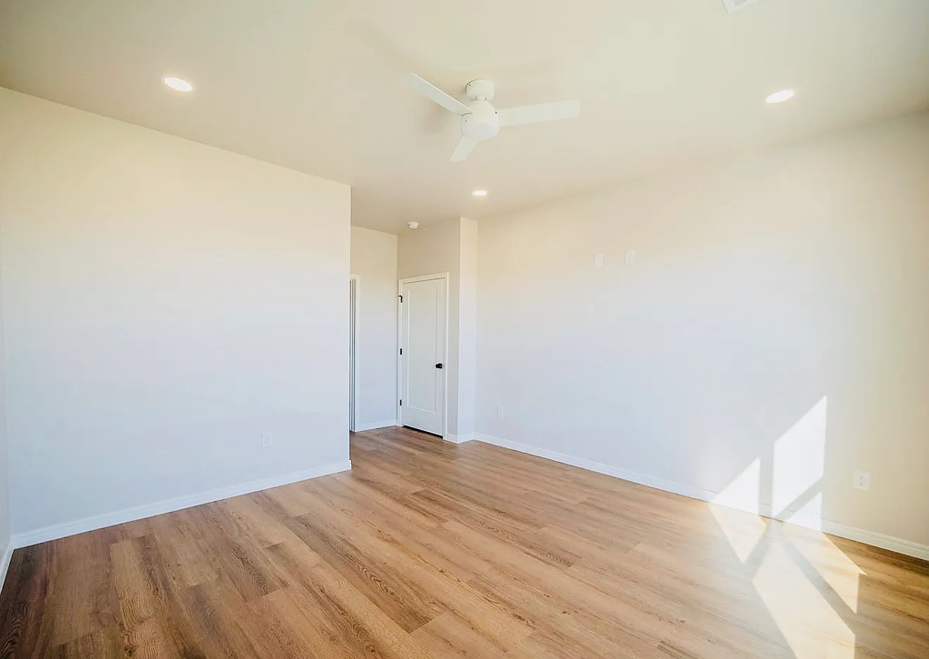 3 bed, 1400 sqft, $1,950 — Photo 4